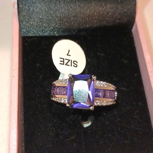 PEERMONT SILVER PLATED AMETHYST RING - Picture 3 of 3